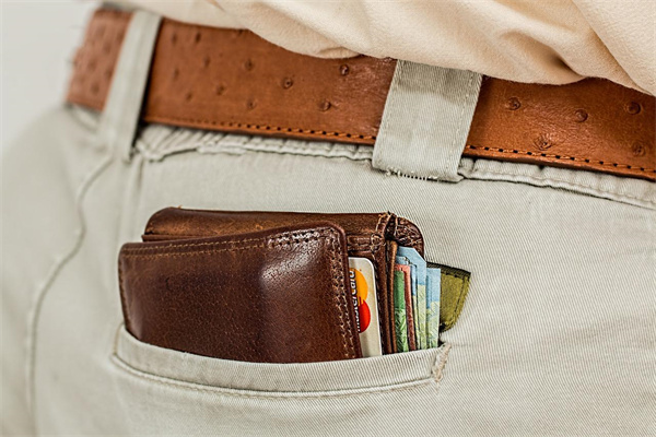 信用卡怎样才会透支呢，知晓负债危险吗