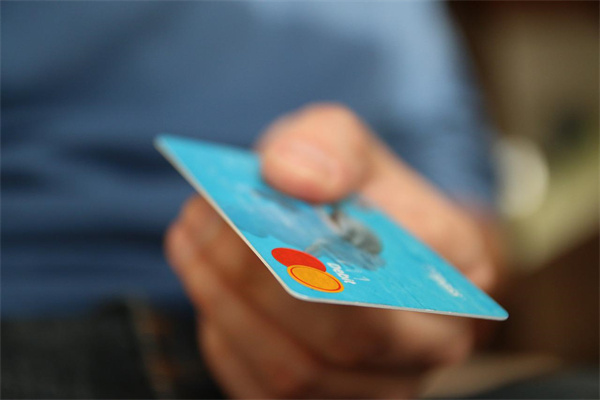 信用卡刚下来注意什么，如何选择最好的还款方式